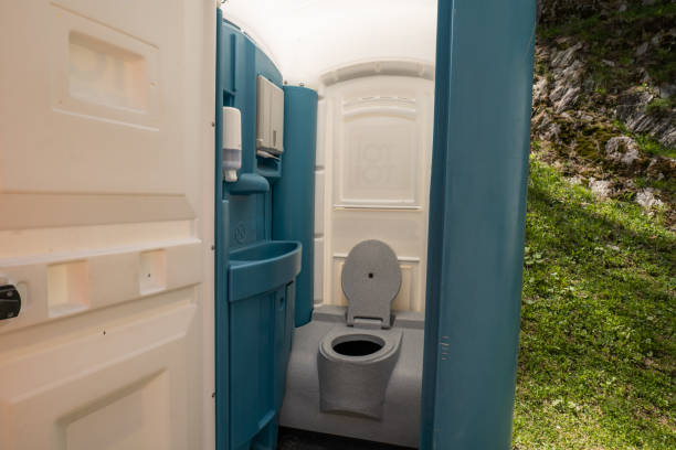 Best Portable restroom trailer rental  in Pasadena, MD